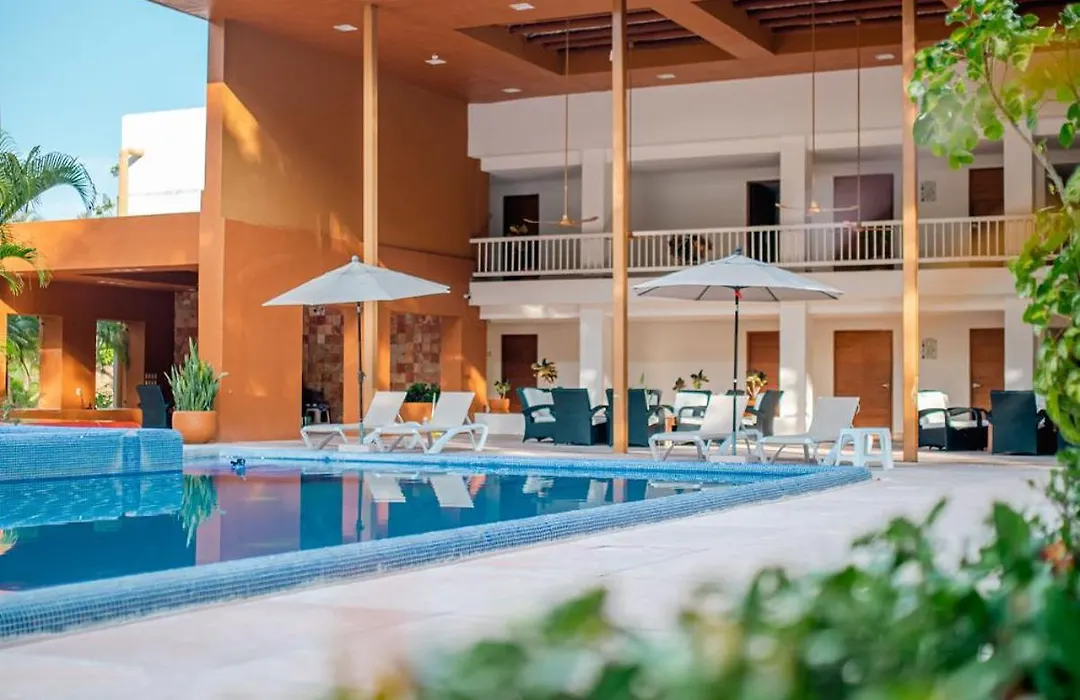 Hotel Ixzi Plus-1